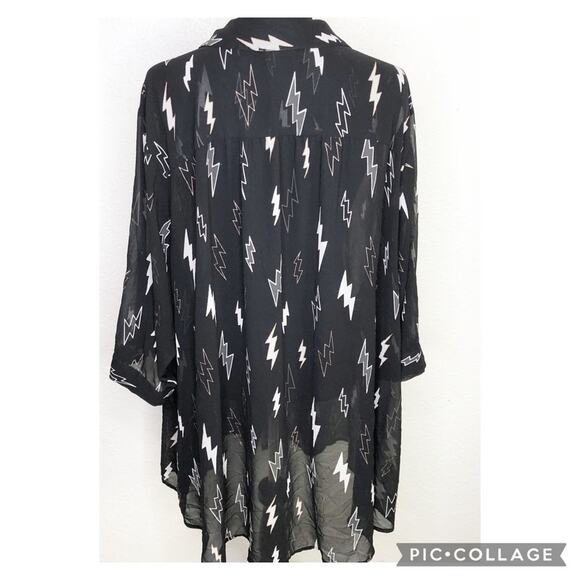 Torrid black white lightning sheer button down top size 5 or 5X - Picture 15 of 15